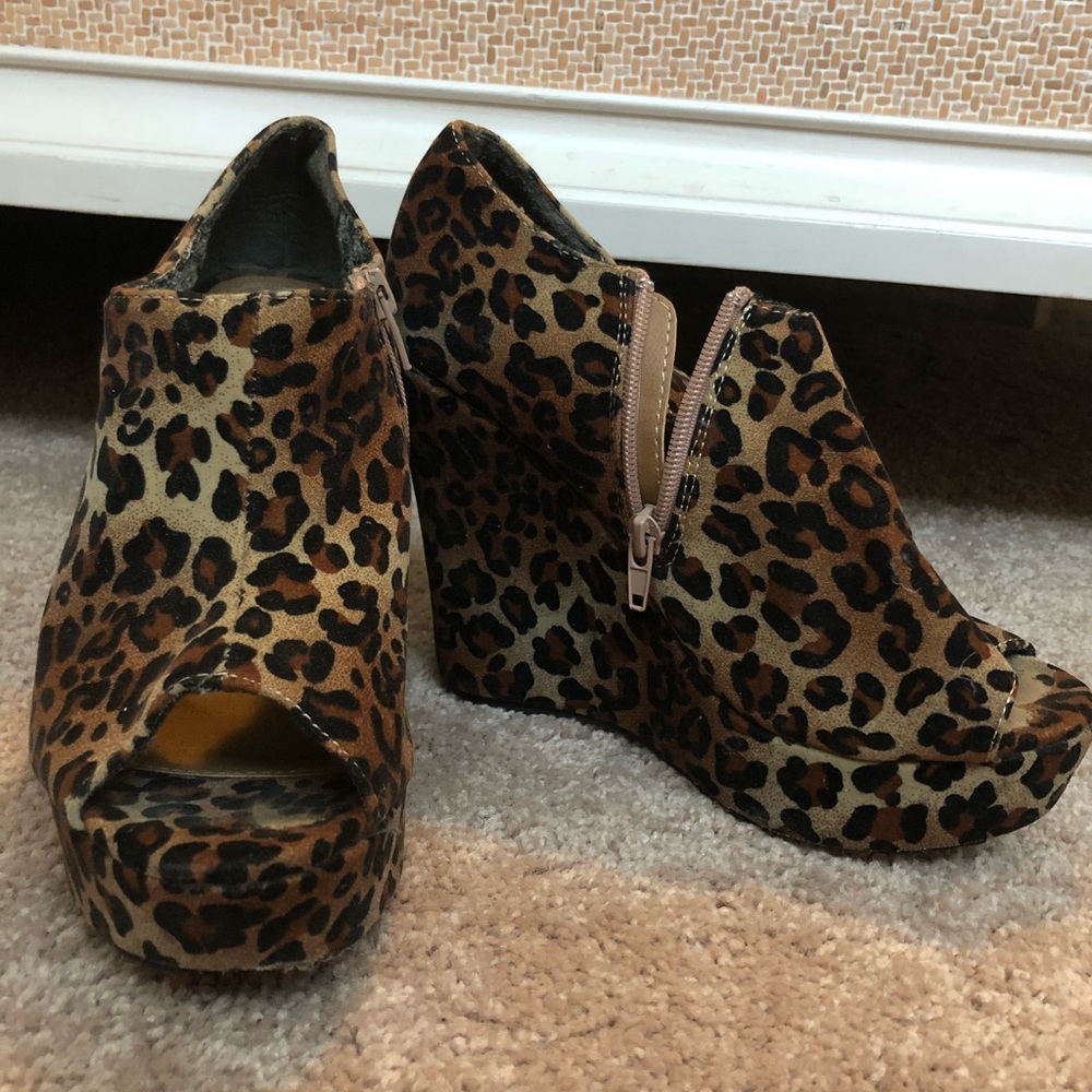Leopard heels